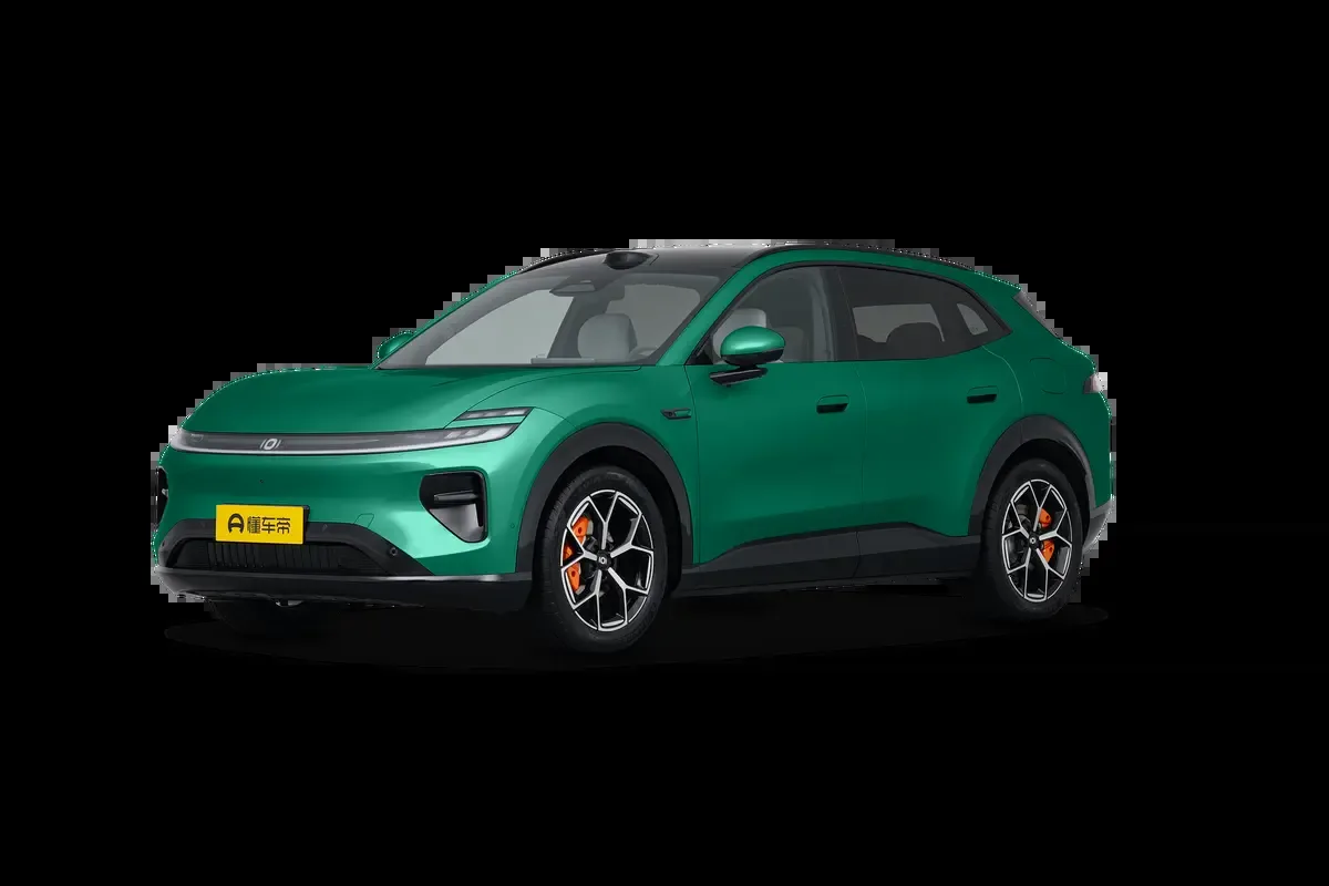 Changan Nevo Q06 — зелёный цвет Aurora Green